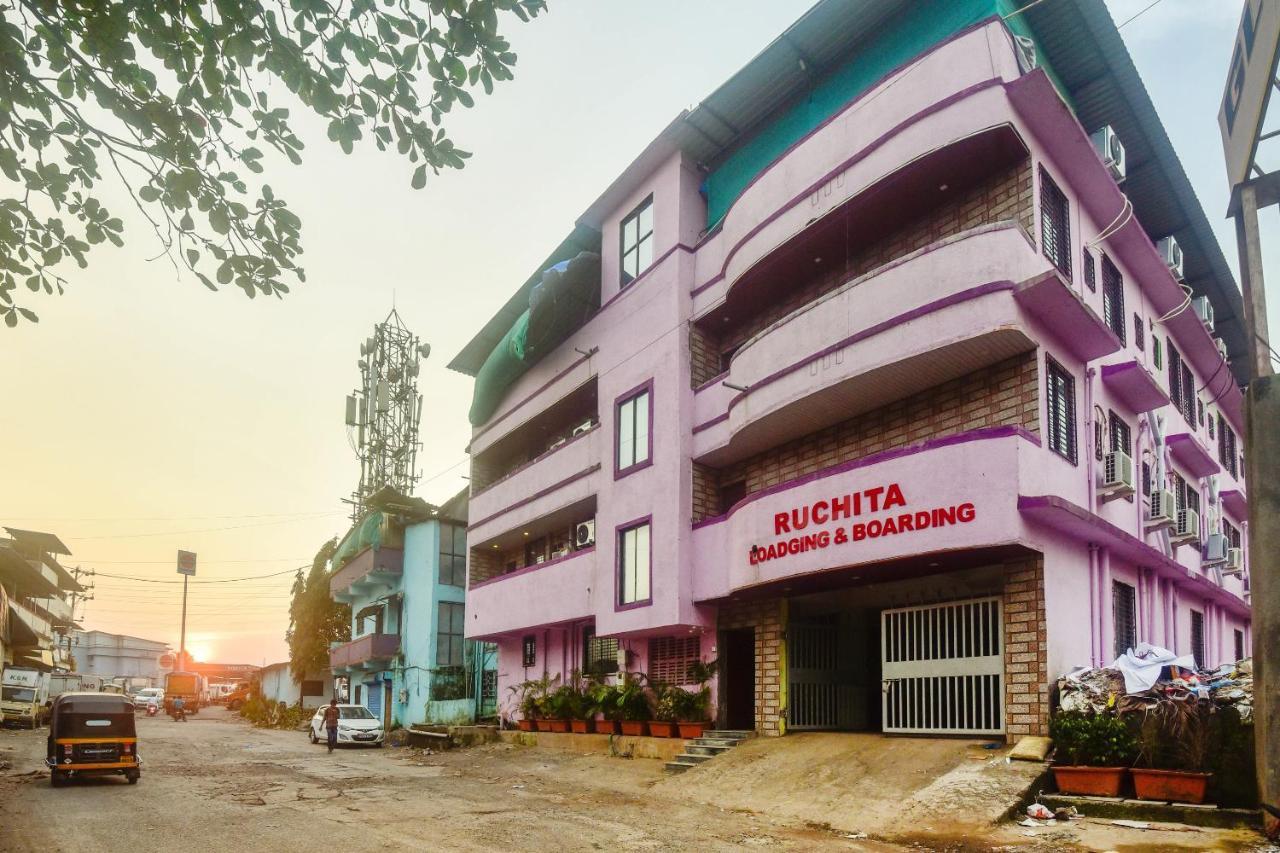 Oyo 60773 Ruchita Loadging & Boarding Hotel Bombaim Exterior foto